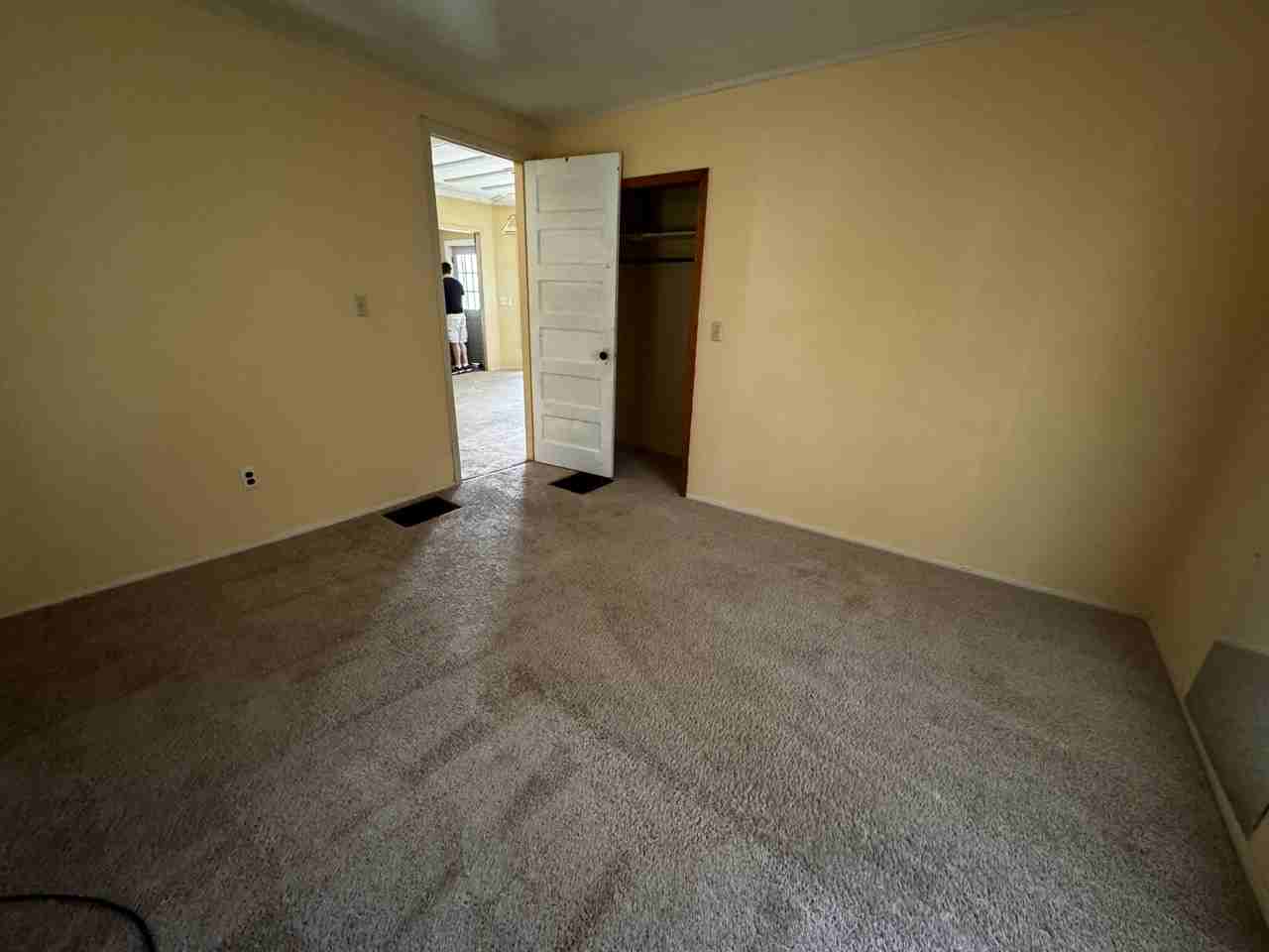 301 Pleasant St S - Photo 3 of 8