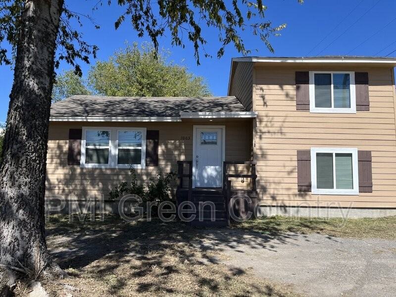 1005 Ne 1st St - Photo 3 of 50