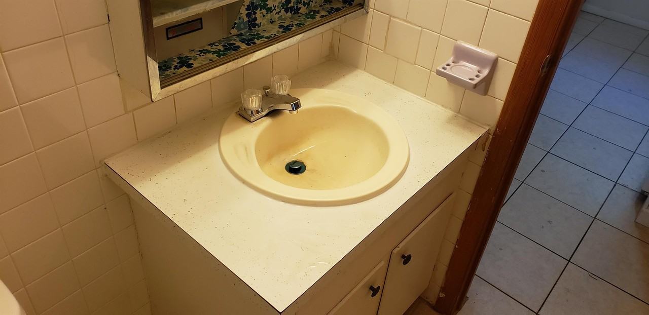 17 Vanderbilt Drive - Photo 2 of 6