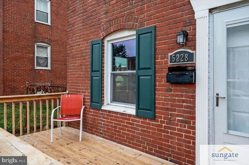 5228 Wasena Ave - Photo 3 of 23