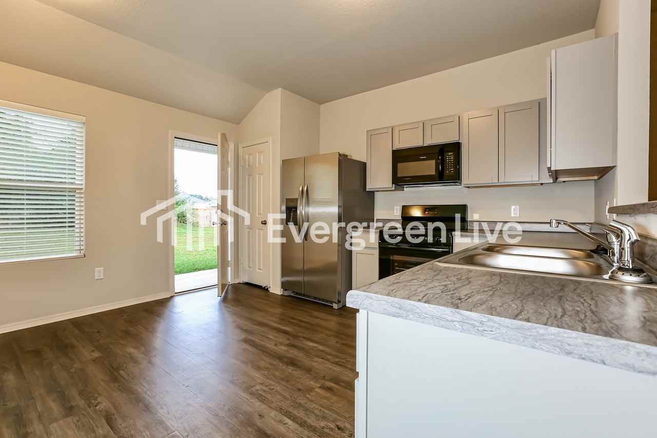 10 Harvest Ln - Photo 7 of 15