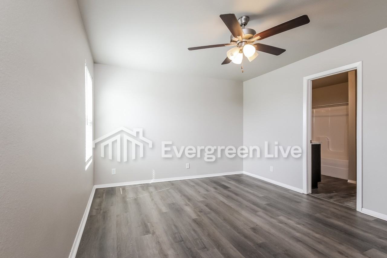 1219 E San Antonio St - Photo 6 of 15