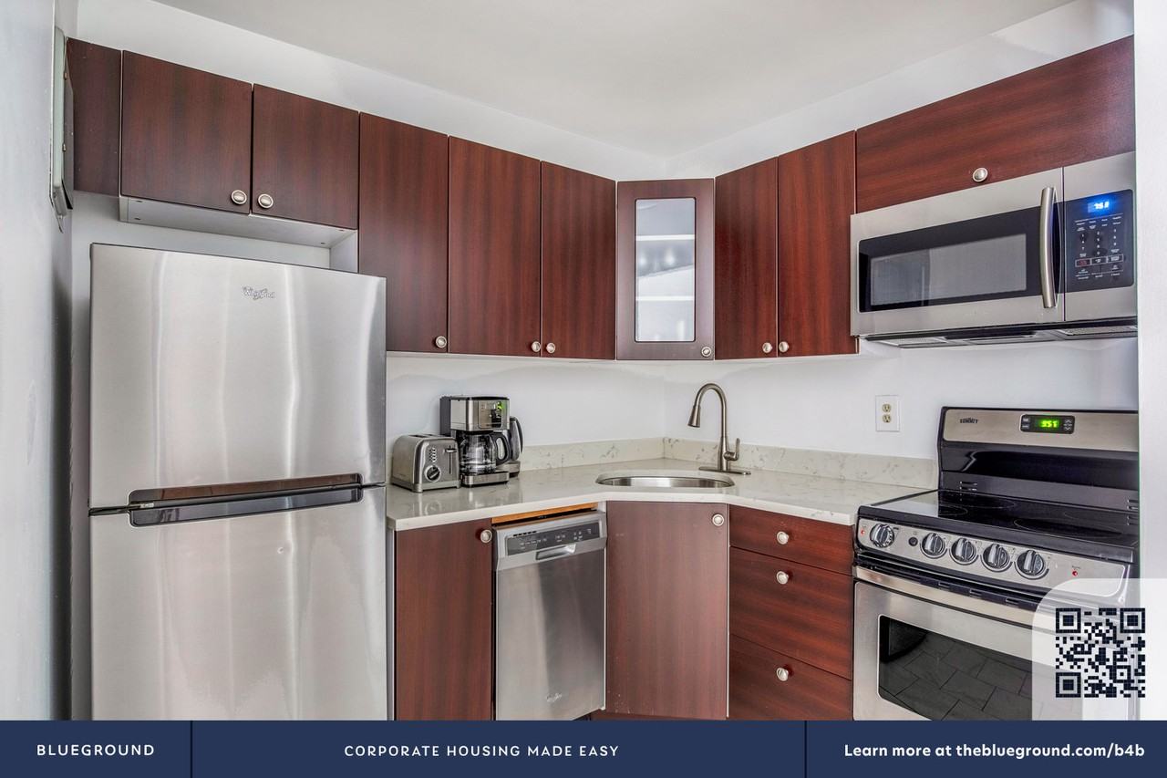 220 West 14th Street #299 - Photo 5 of 30