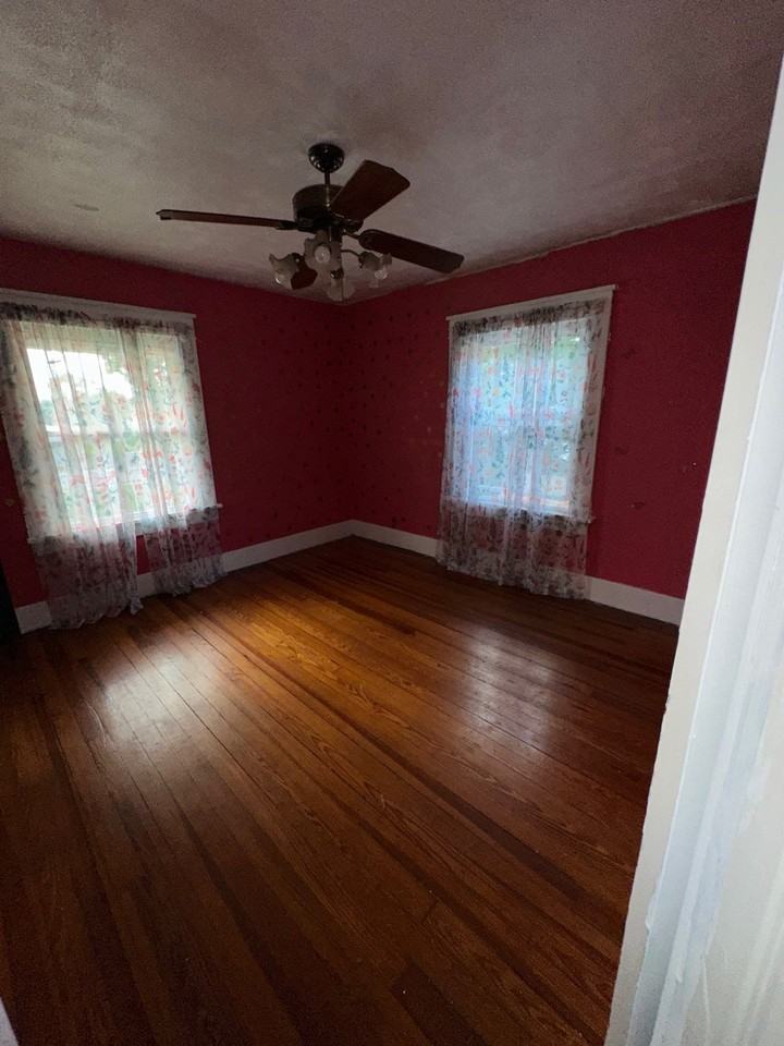 412 E Kerr St #412EKERRST - Photo 3 of 13