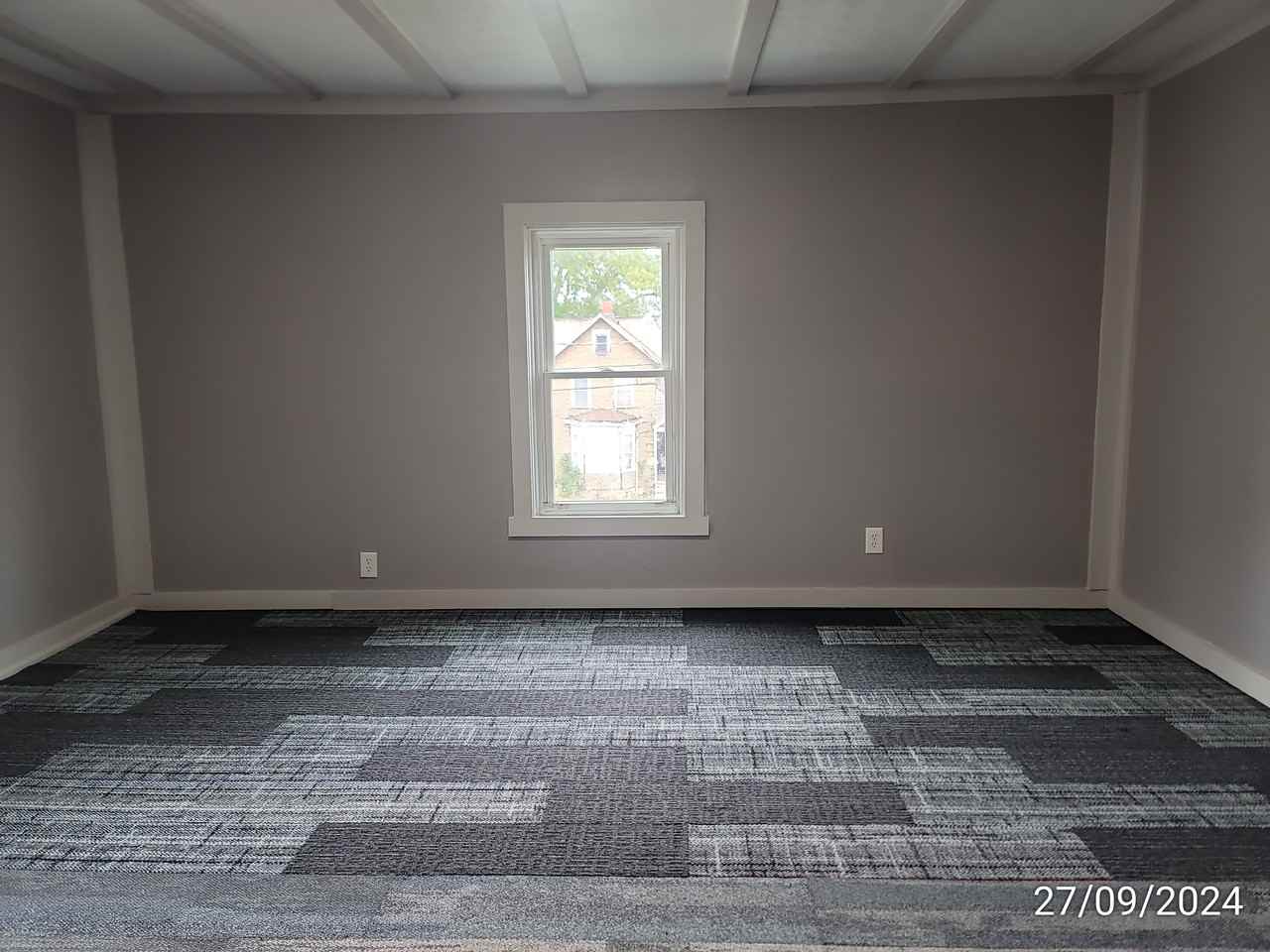 316 W Main St - Photo 3 of 16