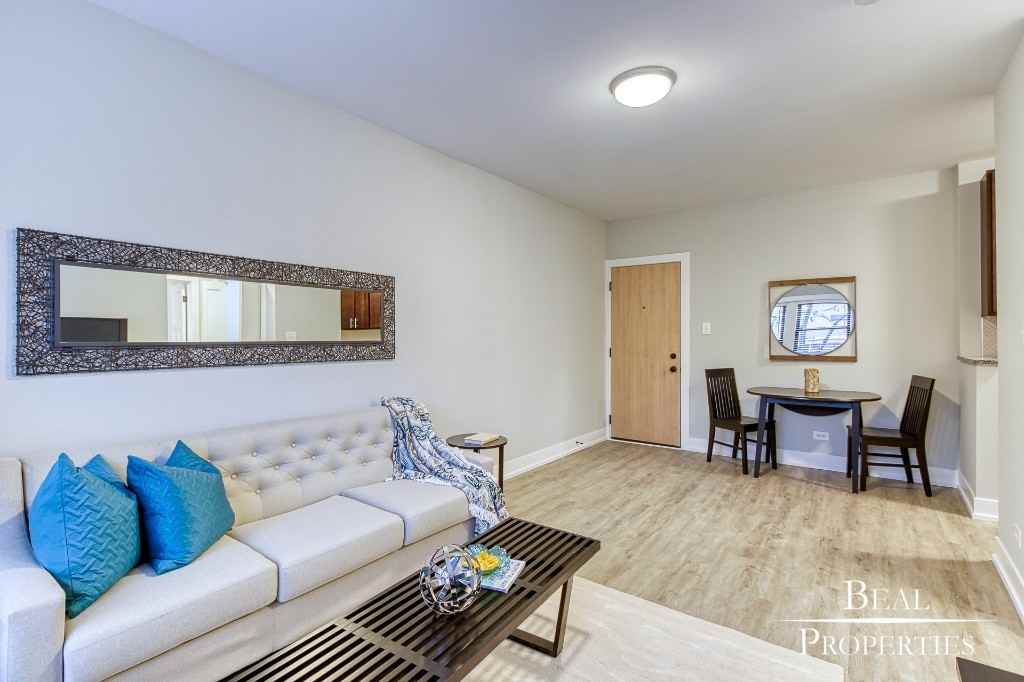 703 W Brompton Ave #CL10 - Photo 3 of 14