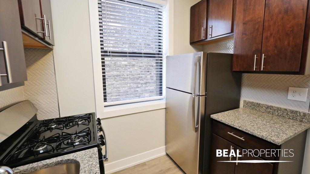 703 West Brompton Avenue #CL - Photo 5 of 12