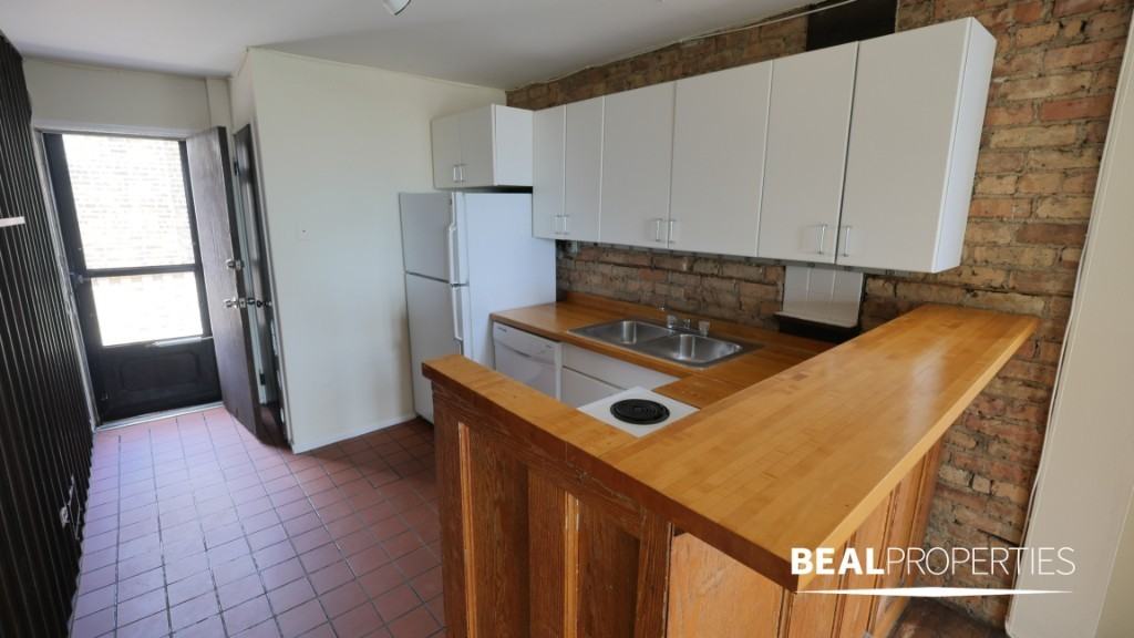 604 W Surf St #CL4 - Photo 3 of 14