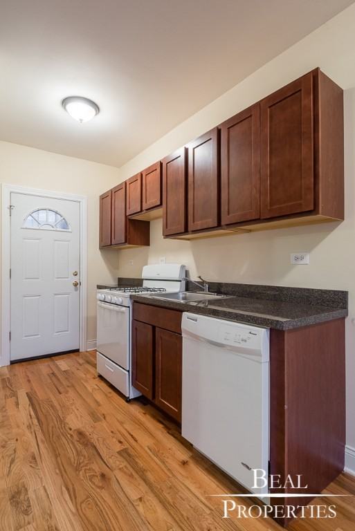 626 W Cornelia Ave #E - Photo 5 of 14