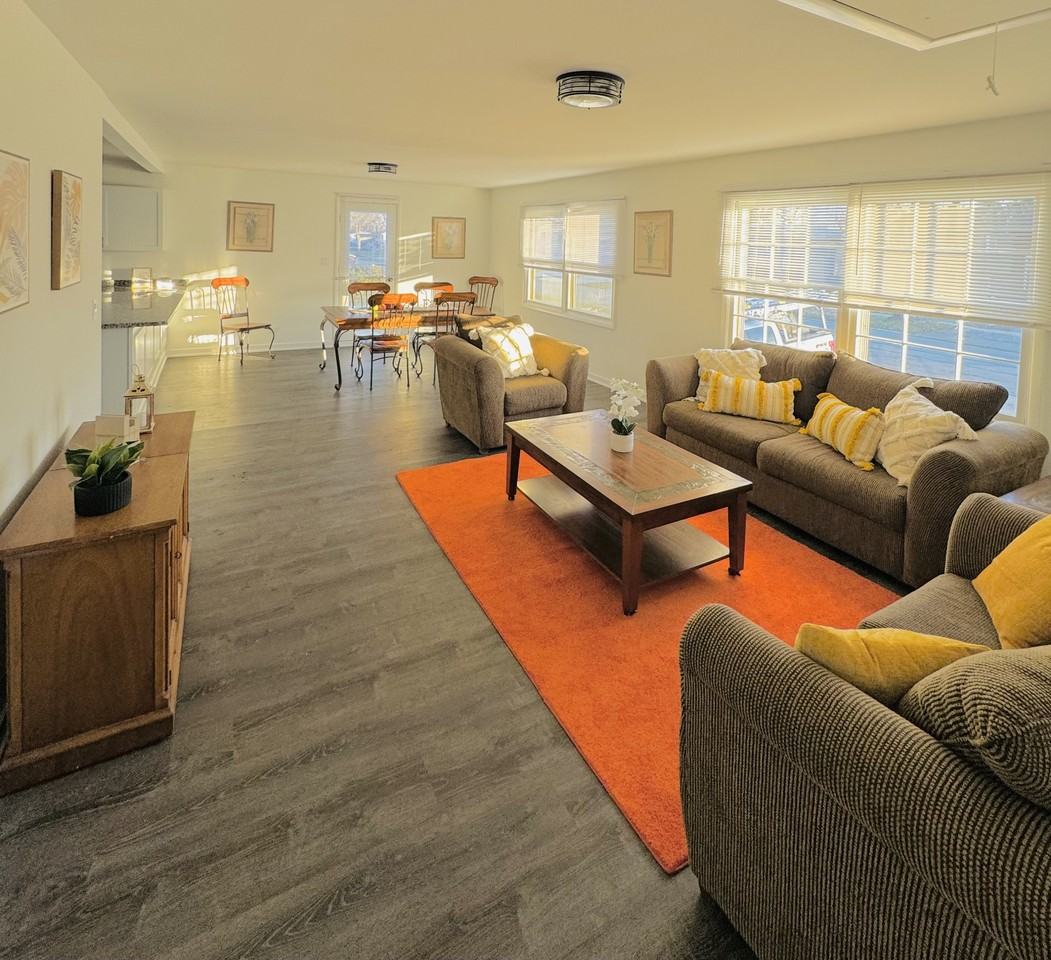 1541 Oakwood Ave #NA - Photo 2 of 12