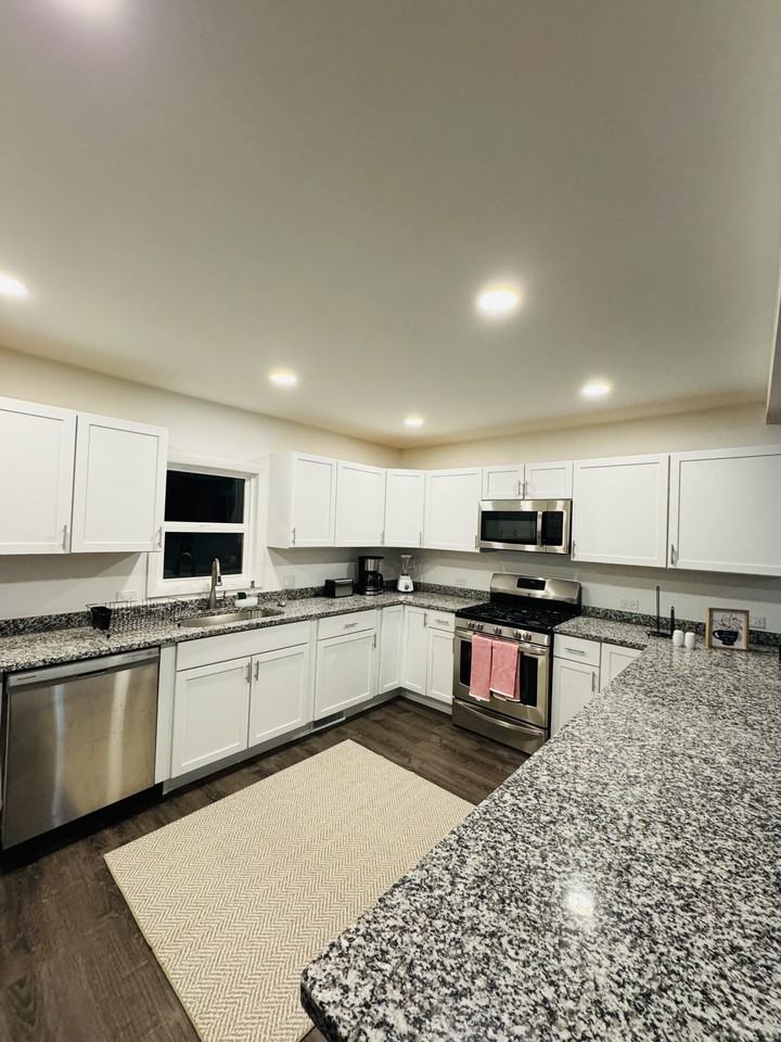 1541 Oakwood Ave #NA - Photo 3 of 12