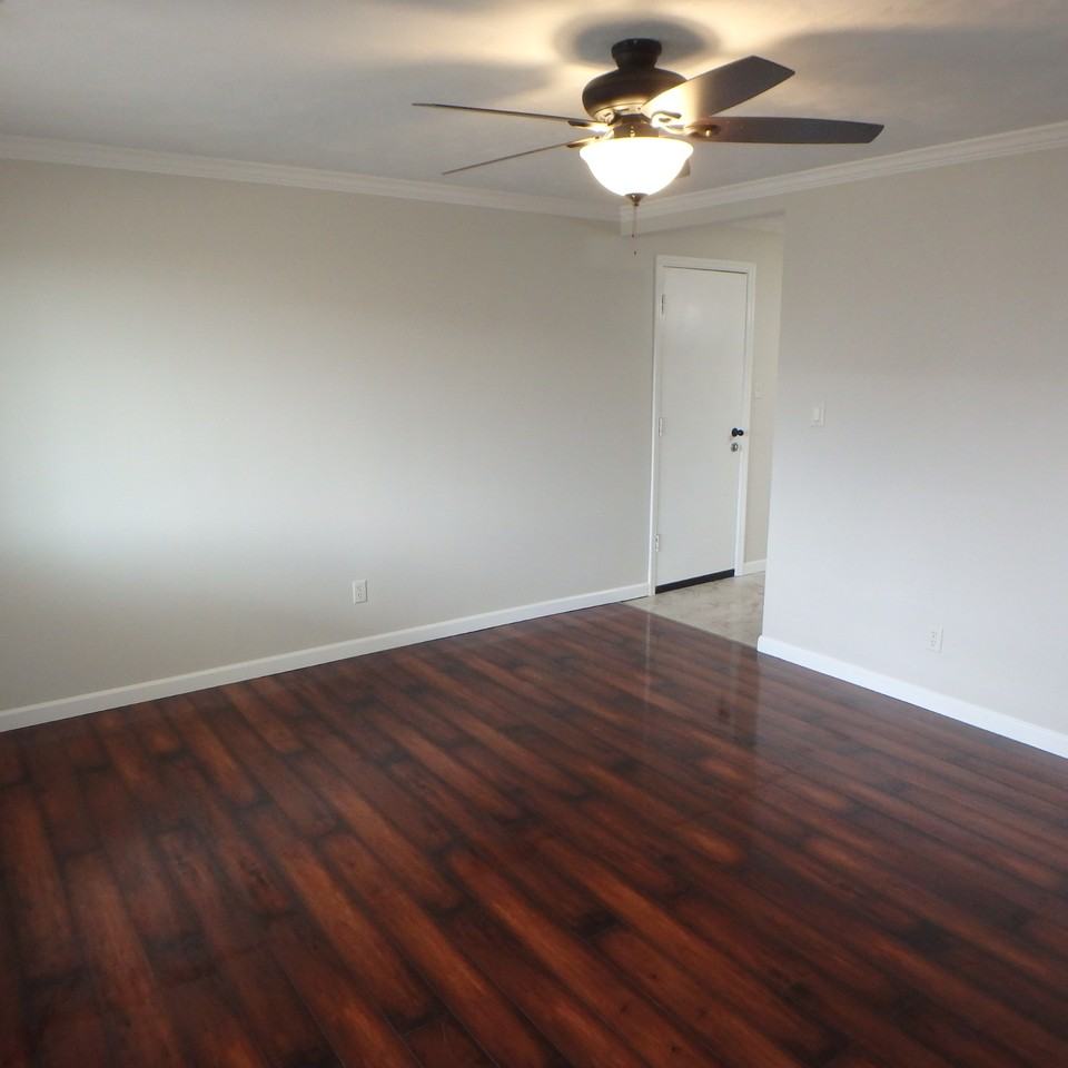 218 Crosswell Ave #NA - Photo 3 of 20