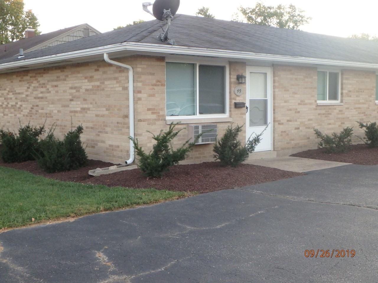 49 Gloria Ave #49 - Photo 2 of 10