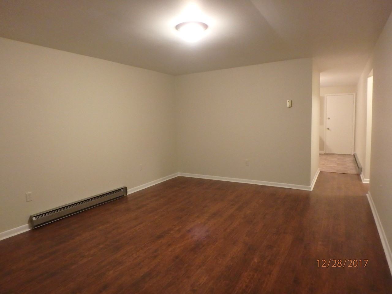 49 Gloria Ave #49 - Photo 3 of 10