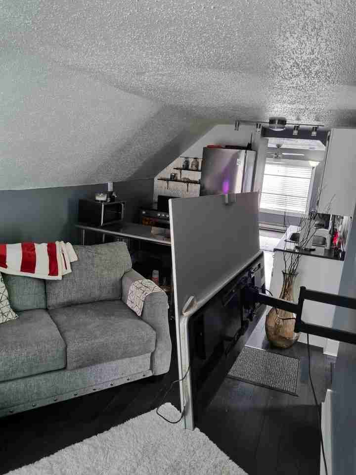 1113 Whitney Ave #3 - Photo 4 of 9