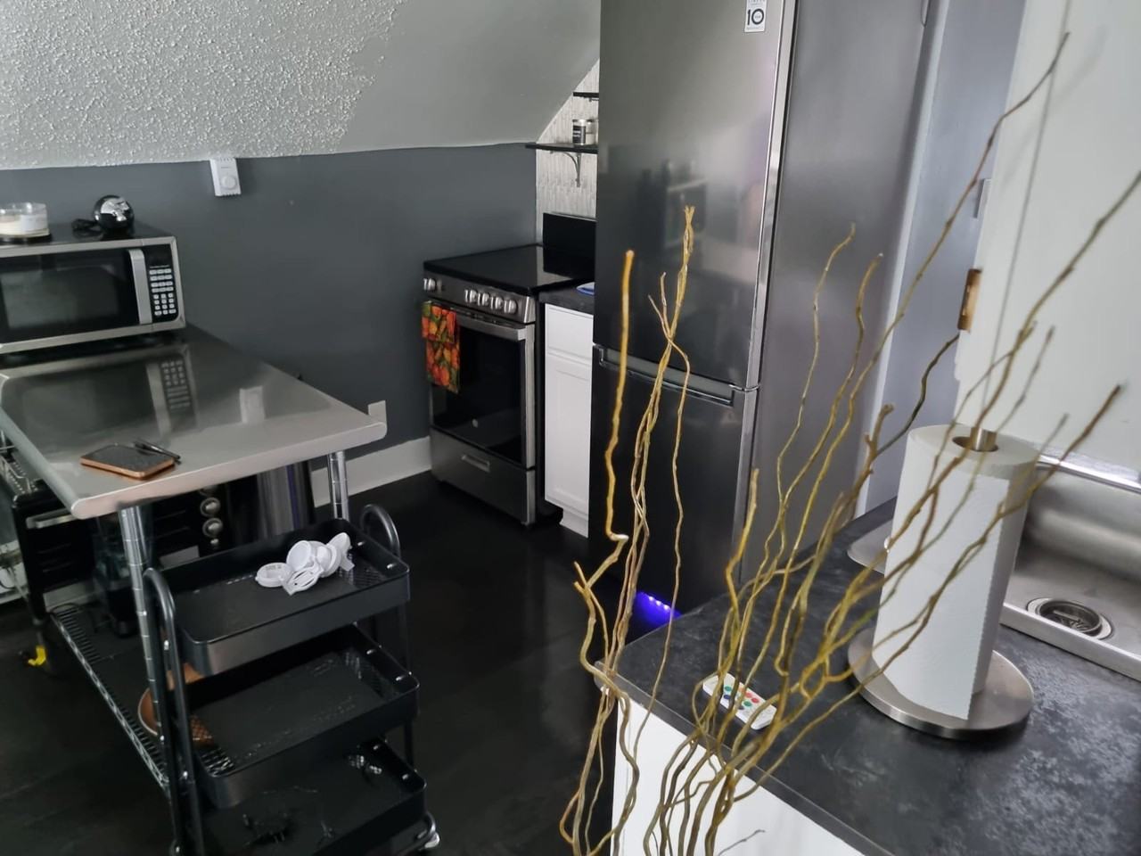 1113 Whitney Ave #3 - Photo 6 of 9