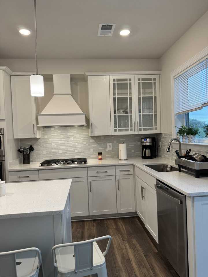 16100 Columbus Ave - Photo 3 of 22