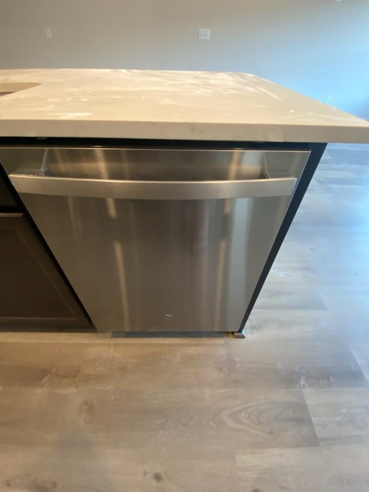 328 Mountain Boulevard South #7 - Photo 6 of 18