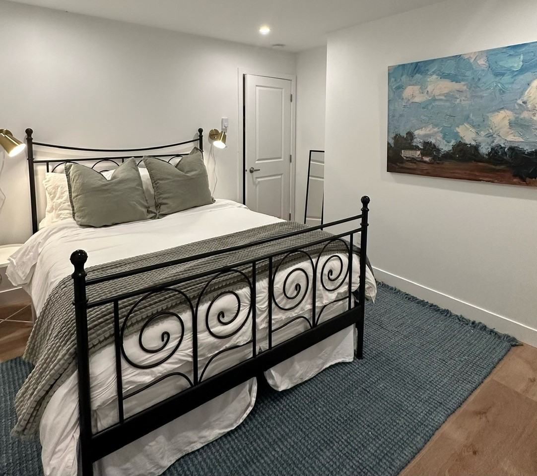 3283 Linwood Avenue - Photo 2 of 9