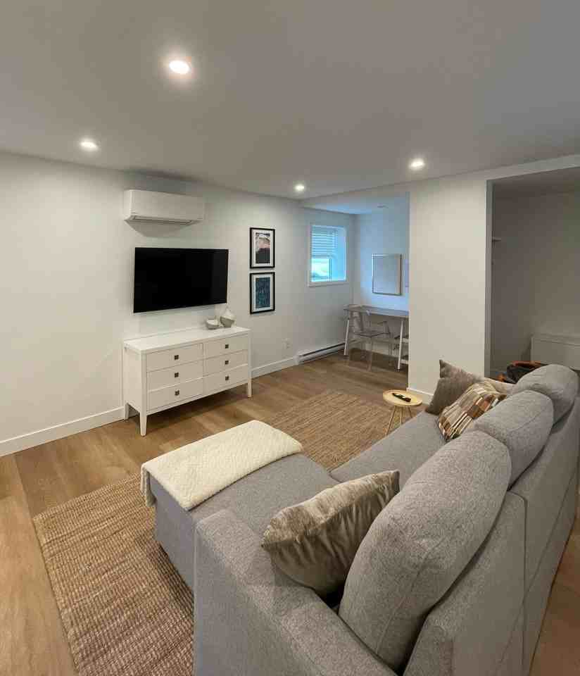 3283 Linwood Avenue - Photo 5 of 9