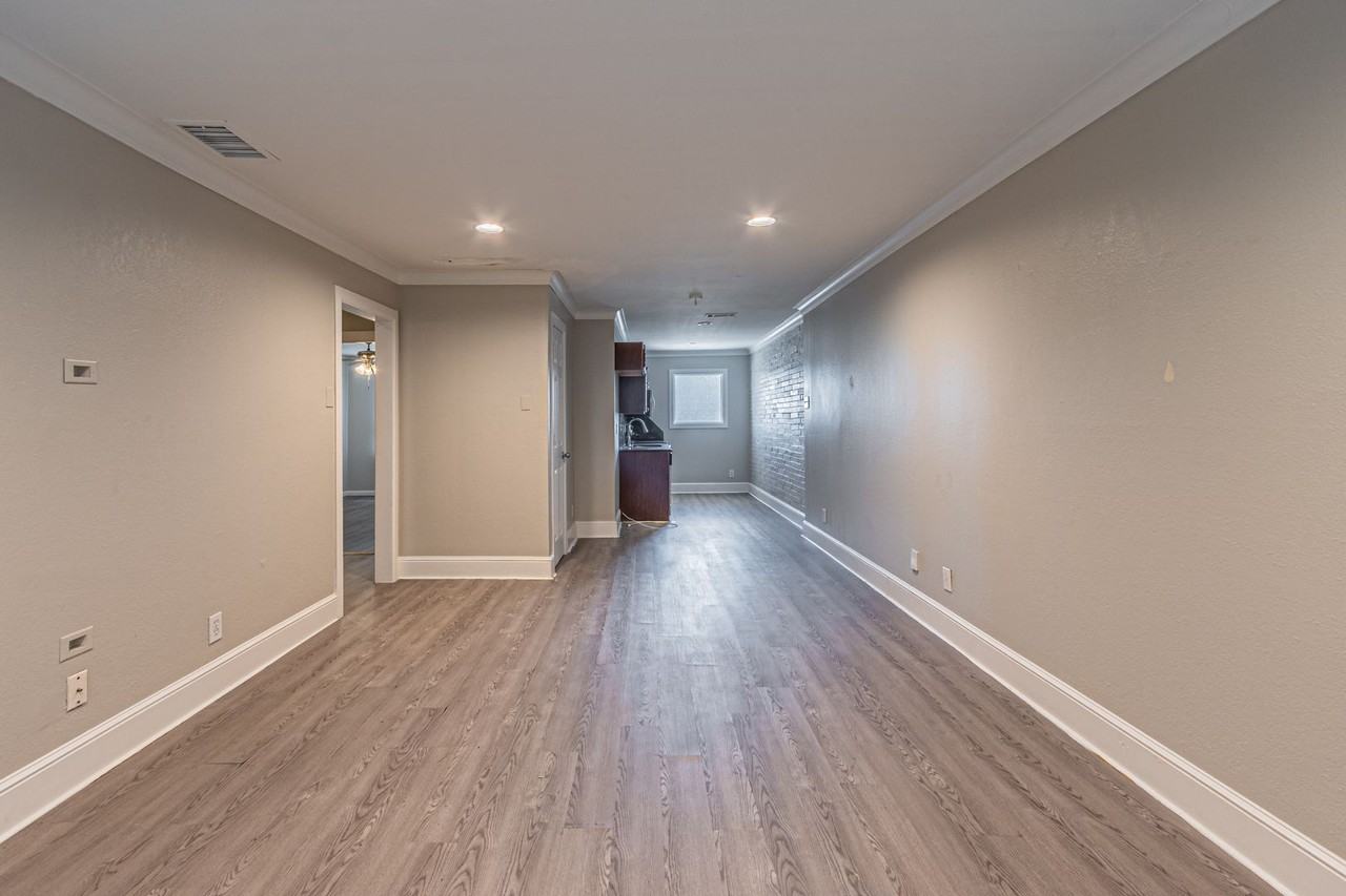 7770 MEADOW ROAD         / HOA - Photo 4 of 37