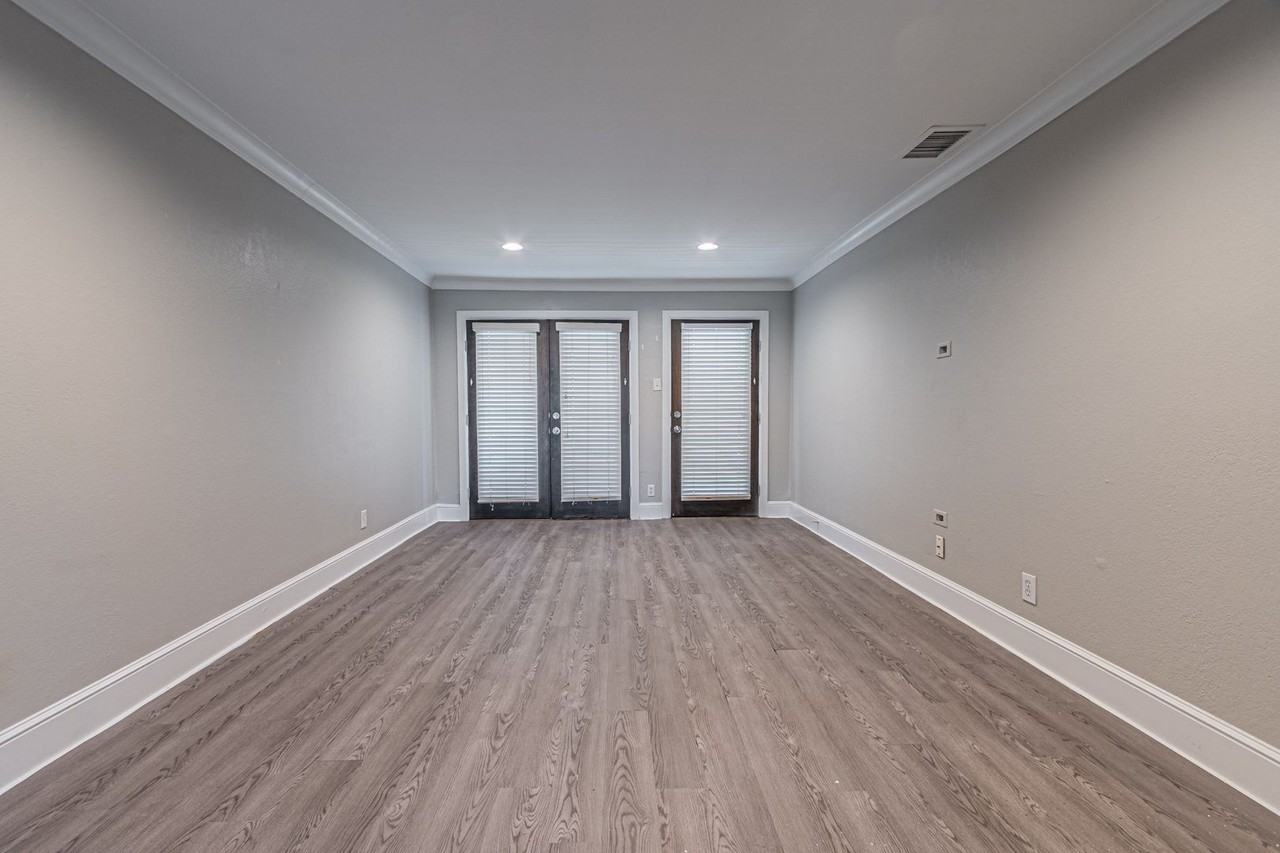 7770 MEADOW ROAD         / HOA - Photo 5 of 37