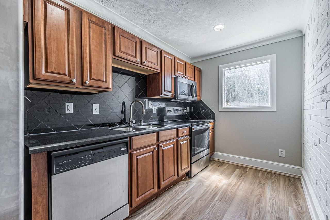 7770 MEADOW ROAD         / HOA - Photo 7 of 37