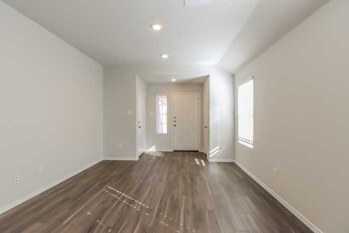 22340 Merlin St - Photo 3 of 13