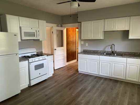 530 W Prouty St - Photo 3 of 8