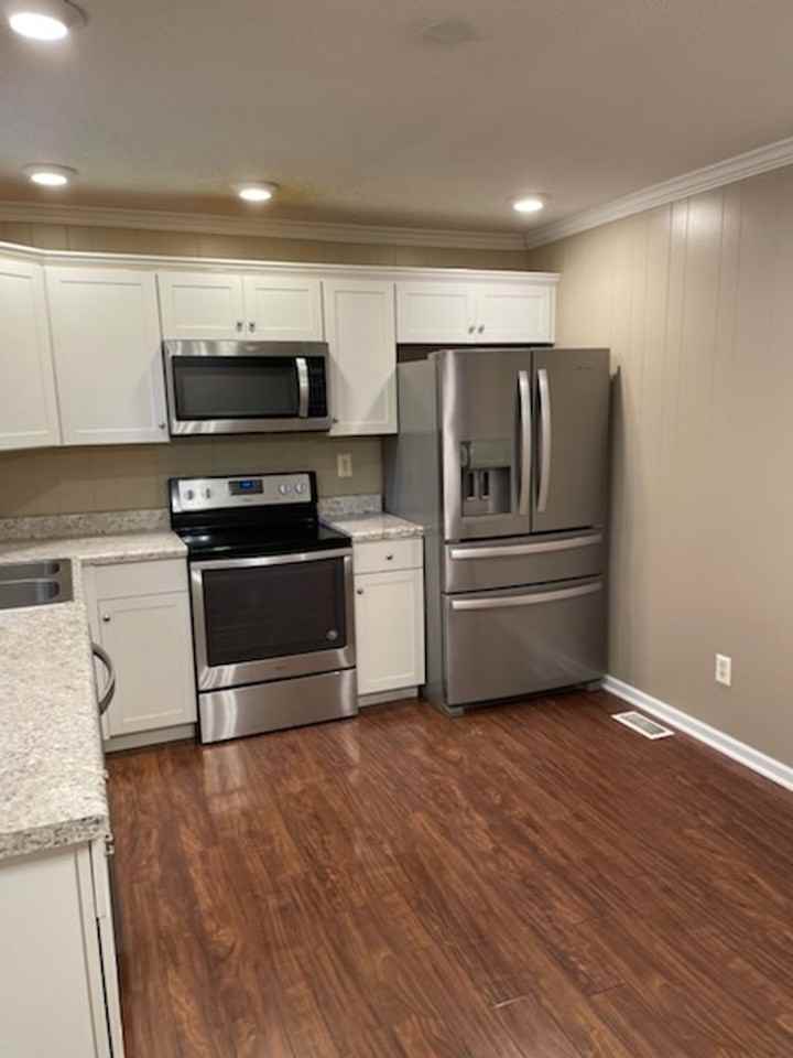 1620 Woodlawn Street - Photo 2 of 10