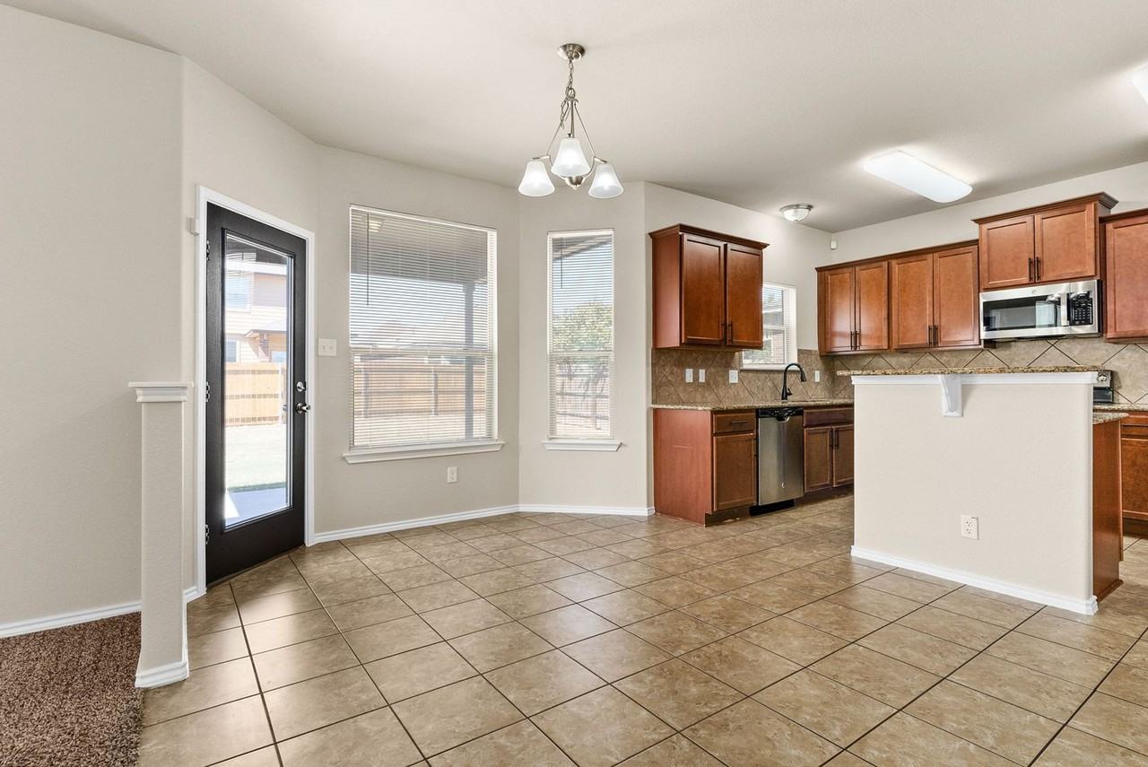 6305 Creek Land Rd - Photo 4 of 18