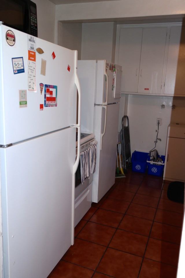 Conveniently Located Home near LAX & 405/105 Fwys - Photo 7 of 10