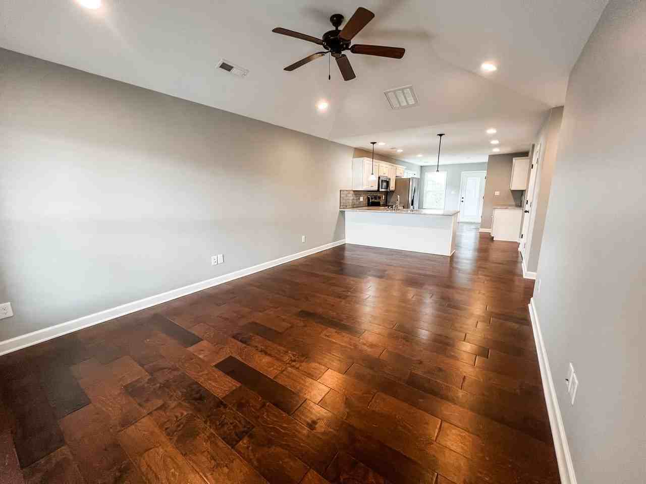 113 Sir Barton Ct - Photo 5 of 34