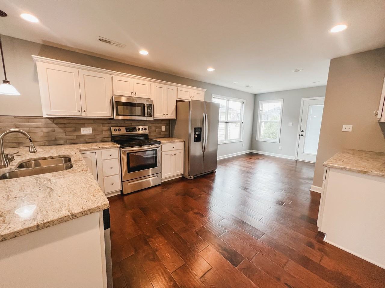113 Sir Barton Ct - Photo 6 of 34