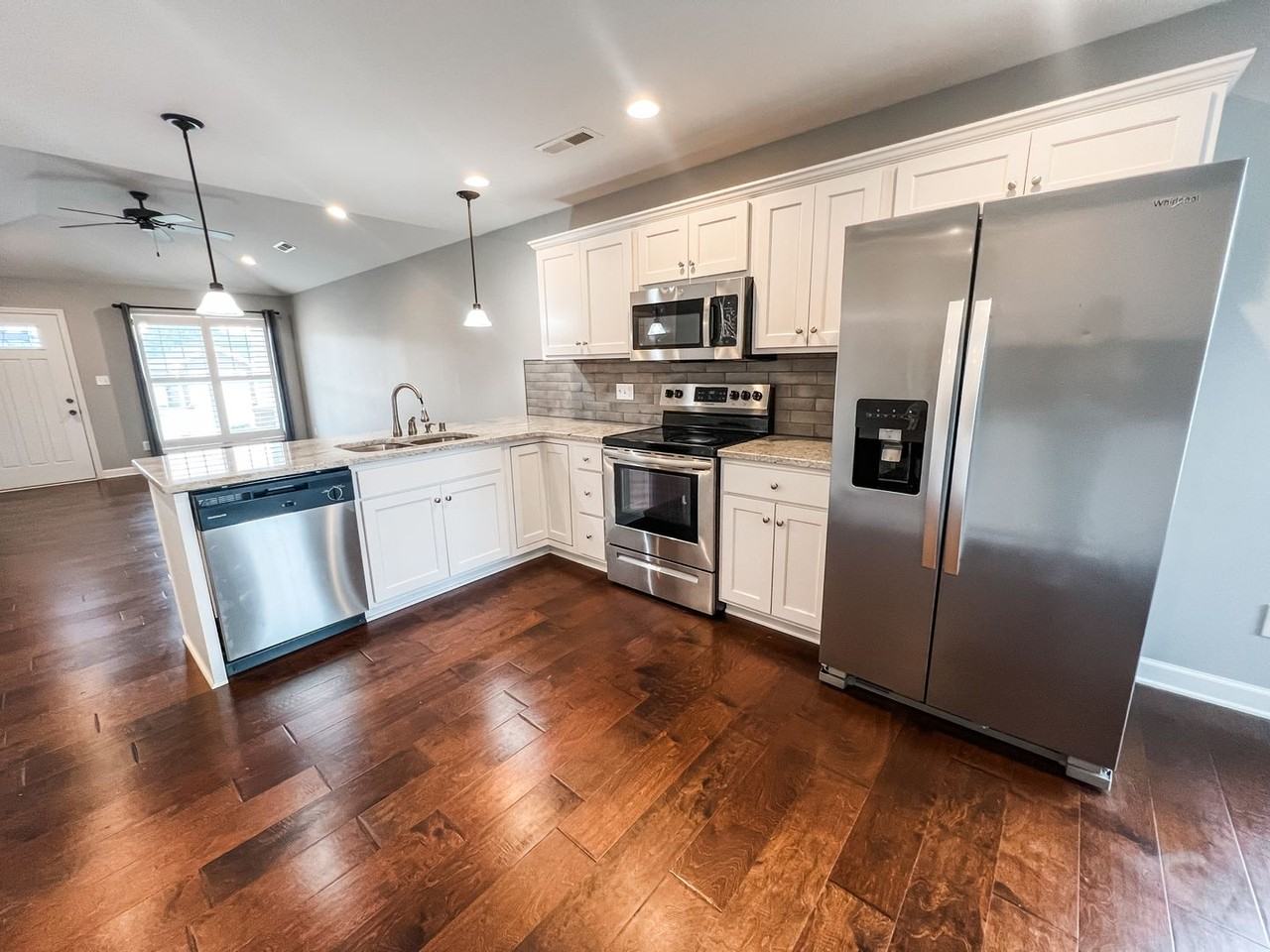 113 Sir Barton Ct - Photo 7 of 34