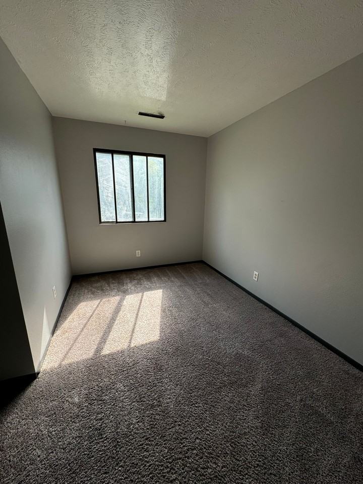 OTE7104 - Photo 2 of 6