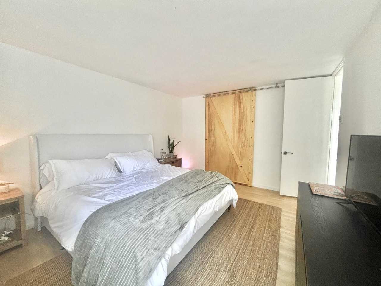 6333 La Jolla Blvd - Photo 5 of 11