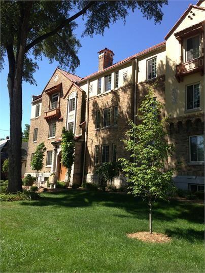 The Seville - Photo 2 of 4