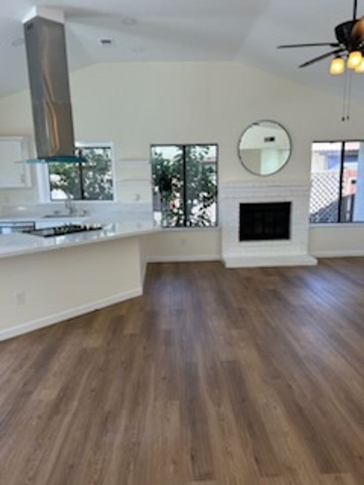 8912 Carvalho Ct - Photo 3 of 13
