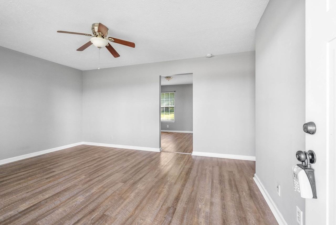 370 Hugh Hunter Rd - Photo 5 of 27