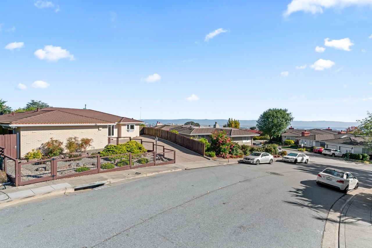 2808 Las Piedras Dr - Photo 2 of 49