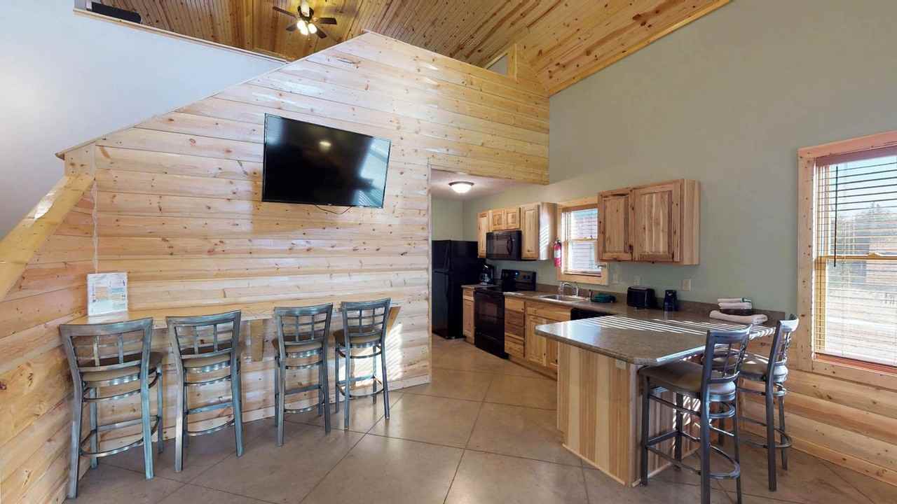 3710 Farnum Creek Rd - Photo 5 of 9