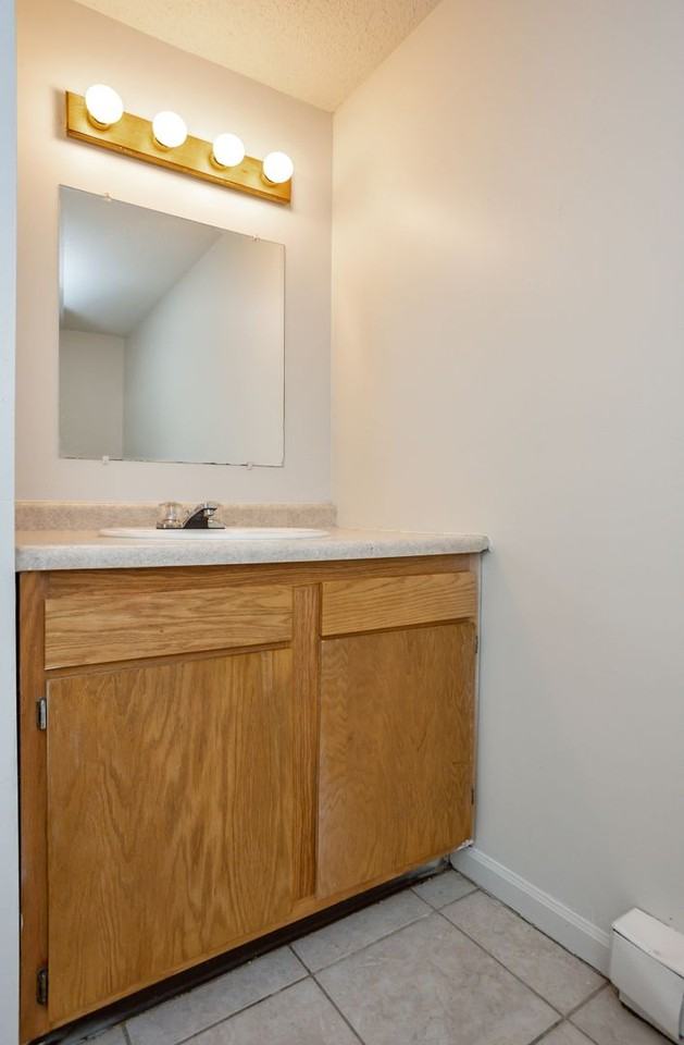 824 E 22nd St - Photo 7 of 12