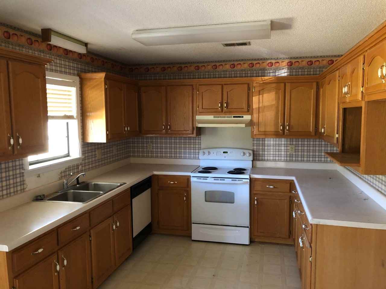 1555 Yellowdog Rd - Photo 3 of 5