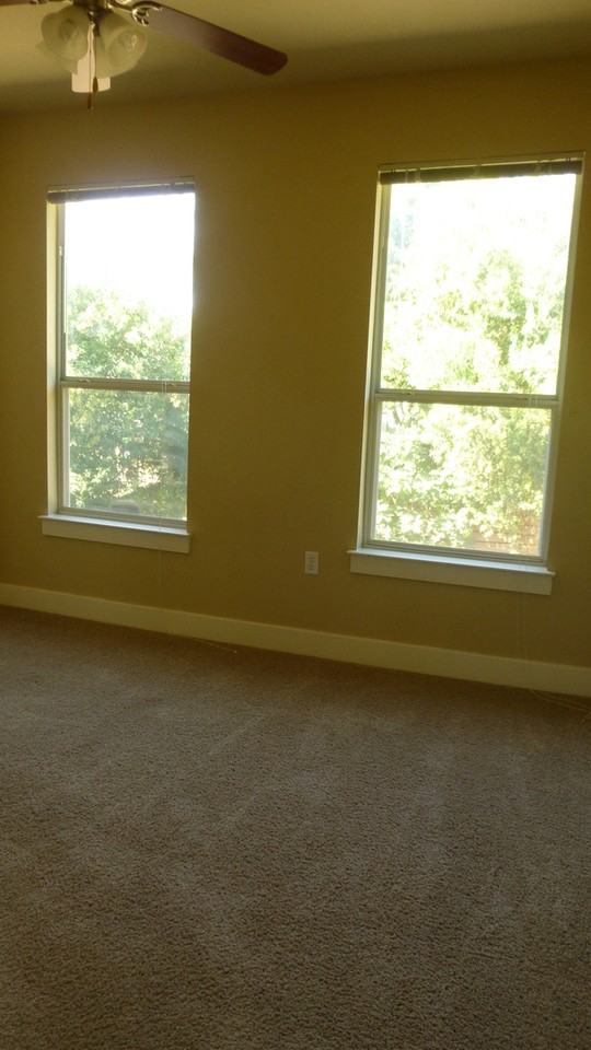 1601 Miriam Ave - Photo 7 of 17