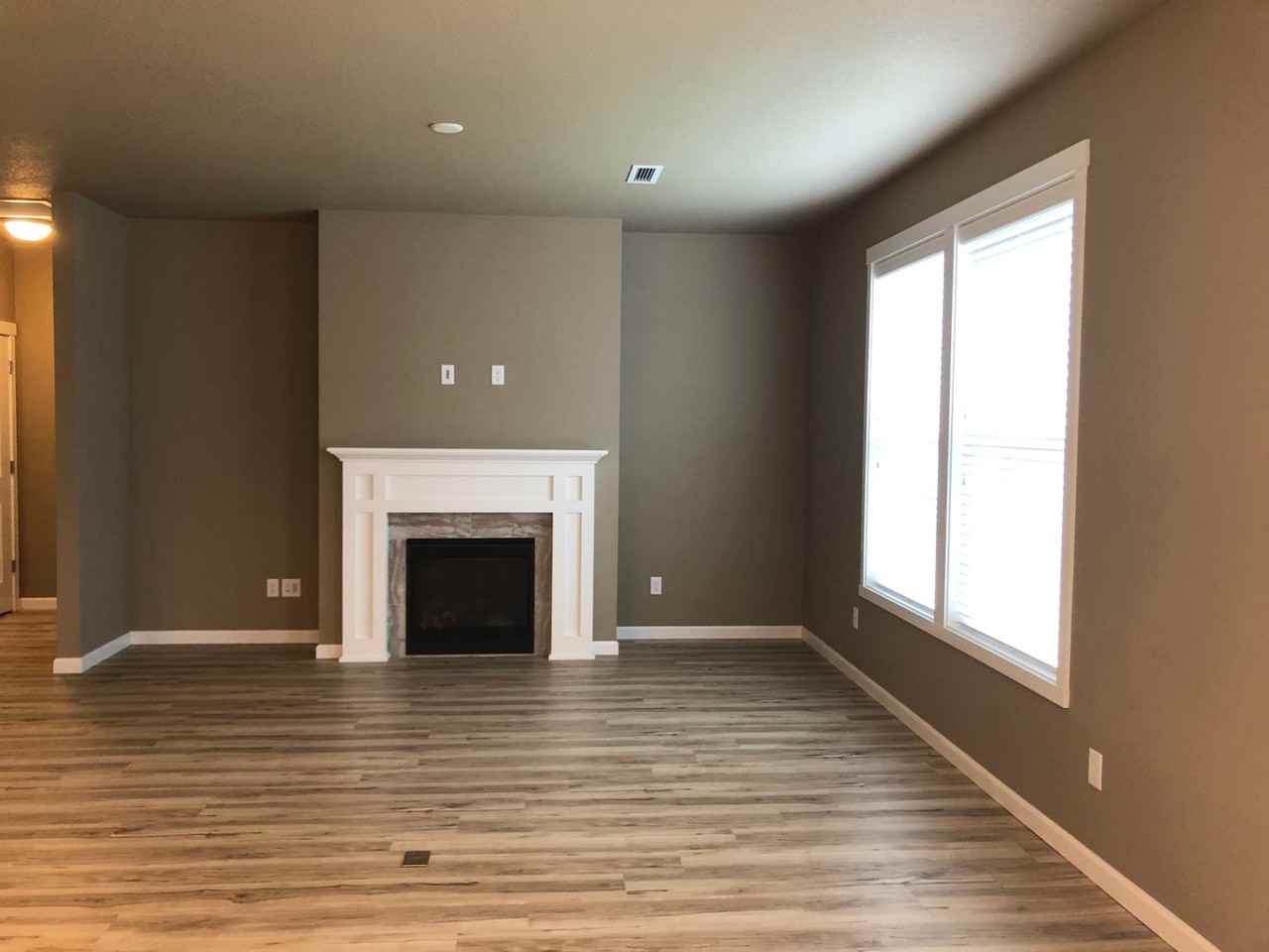 10515 Northeast 103rd Court - Photo 3 of 8