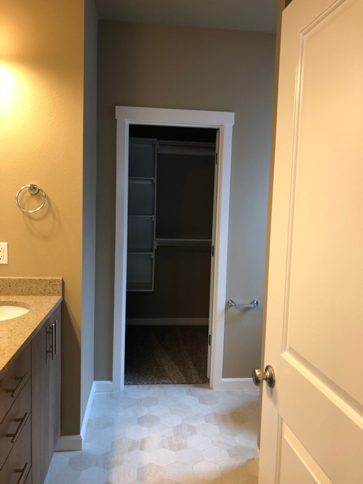 10515 Northeast 103rd Court - Photo 6 of 8