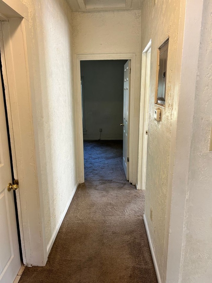 310 W 2nd St - Photo 5 of 11