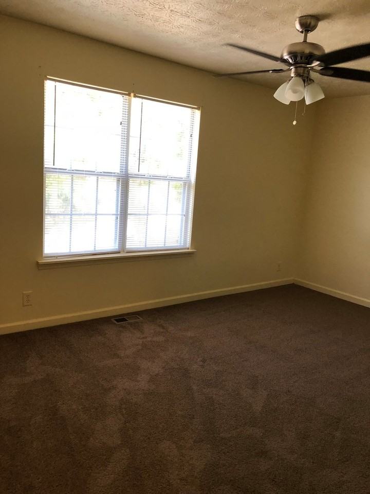 4769 Chariot Dr - Photo 6 of 7