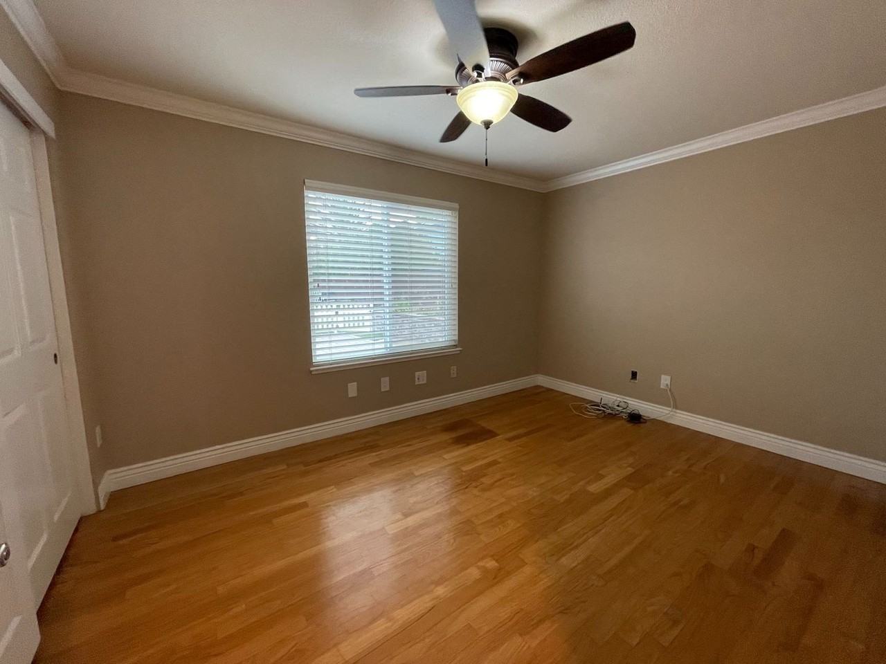 1393 Arrowhead Ave - Photo 6 of 26